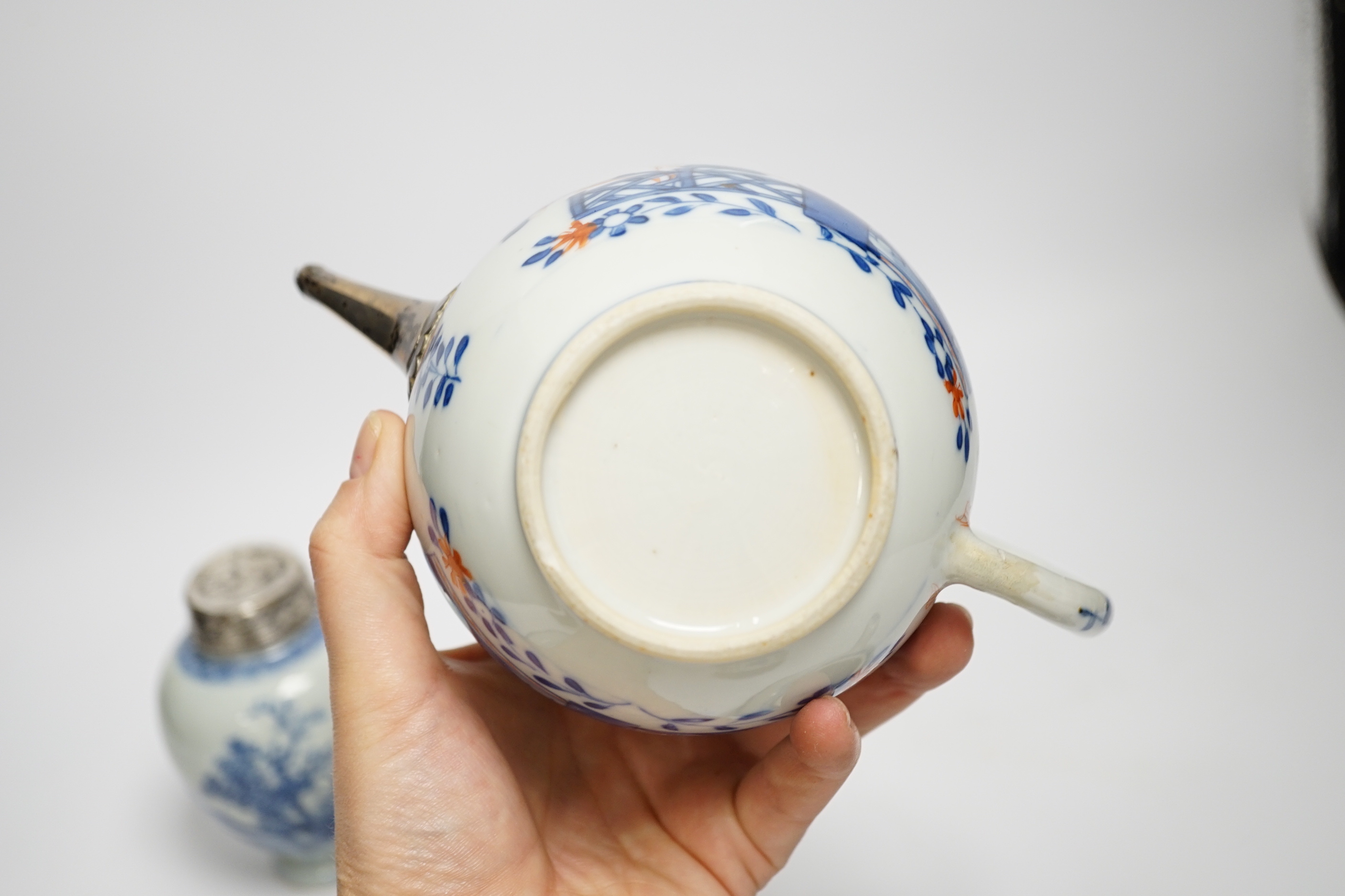 18th / 19th century Chinese export porcelain: two teapots, a tea canister, a plate and a teabowl, tallest 14cm